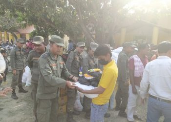 ईद विशेष राहत लहान नगरपालिकाद्वारा विपन्न मुस्लिम समुदायलाई खाद्य सामग्री