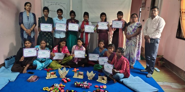 विद्यालय बाहिरका किशोरी र प्रभावित महिलाहरुलाई आत्मनिर्भरता कालागि सीपमुलक तालिम