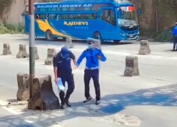 नागढुंगामा ट्राफिक इन्स्पेक्टरबाट प्रहरी जवान कुटिए भिडिओ सार्वजनिक, आन्तरिक छानबिन सुरु