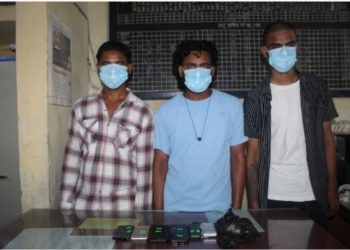 लहानमा लागुऔषधसहित तीन युवा पक्राउ