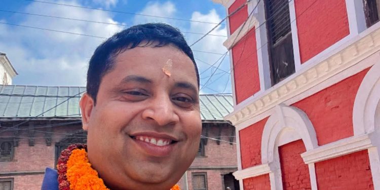 सिरहामा मोबाइल व्यवसायी विजय गुप्तालाई अनुसन्धानका लागि नियन्त्रणमा, गुप्ताले भने– राजनीतिक प्रतिशोधमा अफवाह फैलाइयो