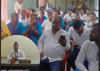 राष्ट्रिय बीमा कम्पनी लहान शाखाद्वारा सप्तरीको बलान बिहुमा बीमालेख हस्तान्तरण र अन्तरक्रिया 