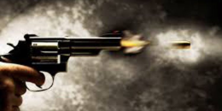 सिरहाको झाँझपट्टीमा लागुऔषध तस्कर पक्राउ : प्रहरीको गोली प्रहारपछि नियन्त्रणमा