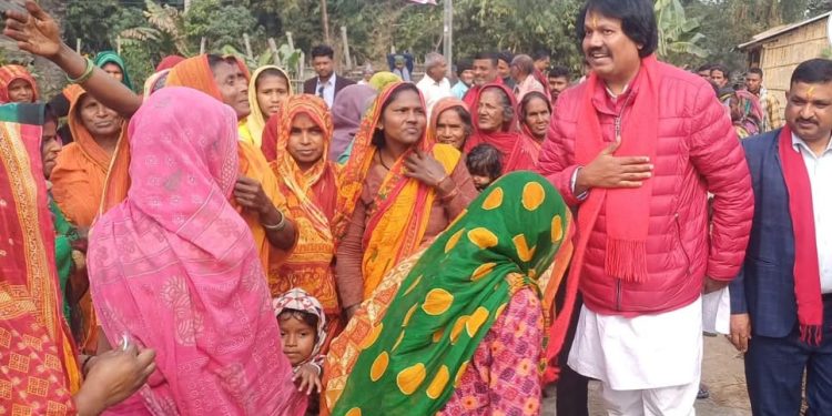 सप्तरी–२ मा सीके राउतको जनलहर, ‘निकास र विकास’ एजेन्डाले चुनावी माहोल तात्यो