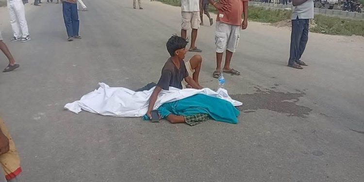 सिरहाको गोलबजारमा तनाव चर्किँदा दुई युवकलाई गोली, एकको मृत्यु, अर्का गम्भीर