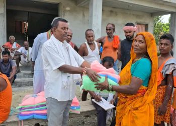नवराजपुरमा जयकृष्ण यादवद्वारा झुल अभियान १५ सय स्थानीय लभाम्बित