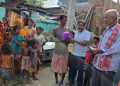 समाजसेवी जयकिशोर यादव नवराजपुरका गरिब तथा विपन्न परिवारका सहारा बन्दै