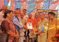 आन्दोलनमा ज्यान गुमाएका गणेशको परिवार र घाइते सुभाषलाई विश्व हिन्दु परिषद्को आर्थिक सहारा