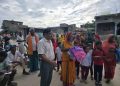 समाजसेवी जयकृष्ण यादवद्वारा नवराजपुरमा २२५ घरपरिवारलाई झुल वितरण