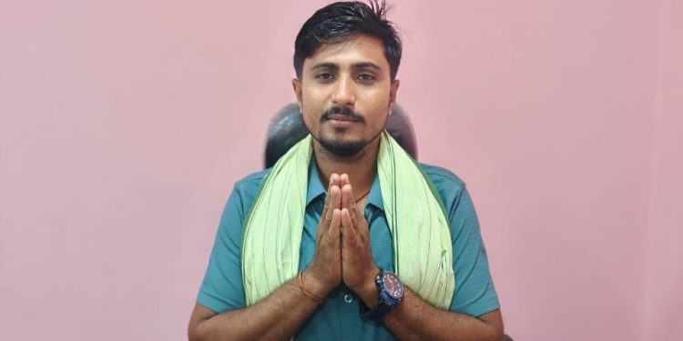 सामाजिक सञ्जालमा उम्मेदवारीको चर्चा, चुनावमा पराजय; जनसेवाको यात्रामा अझै उस्तै सक्रियता