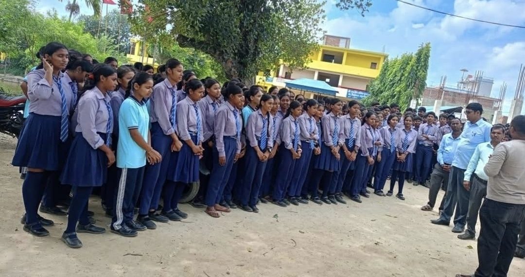 लक्ष्मण–ललिता कुशवाहा माविका विद्यार्थीले विपद् व्यवस्थापन कोषमा ४५ हजार सहयोग
