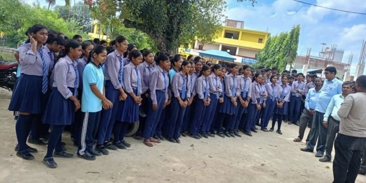 लक्ष्मण–ललिता कुशवाहा माविका विद्यार्थीले विपद् व्यवस्थापन कोषमा ४५ हजार सहयोग