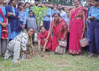 सिरहाका दुई विद्यालयमा जलवायु परिवर्तनबारे अभिमुखीकरण, इको क्लब गठन