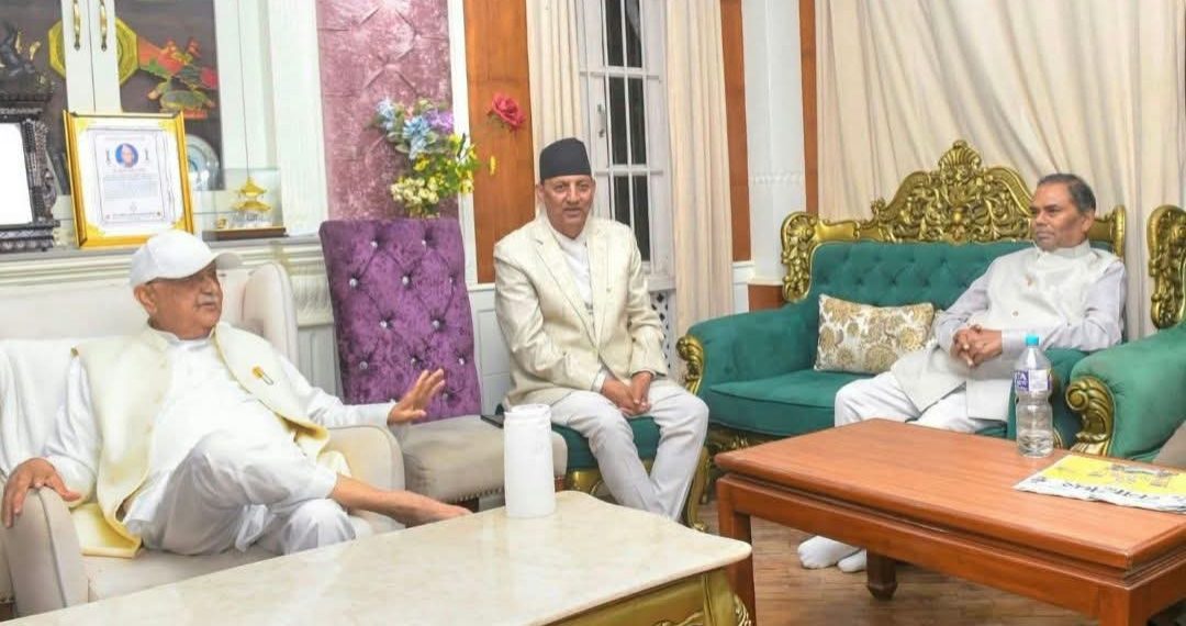 मधेशमा नयाँ सरकार गठनका लागि उपेन्द्र यादव र केपी ओलीबीच भेटवार्ता