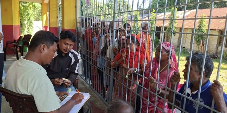आर्थिक अभावमा उपचारबाट वञ्चित नागरिकलाई लक्षित गर्दै बर्छवामा आँखा शिविर